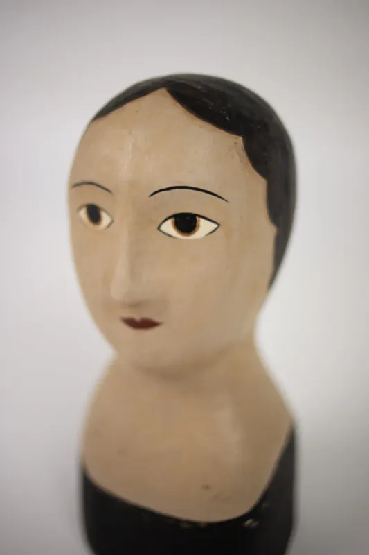 Sort Mona - Byste